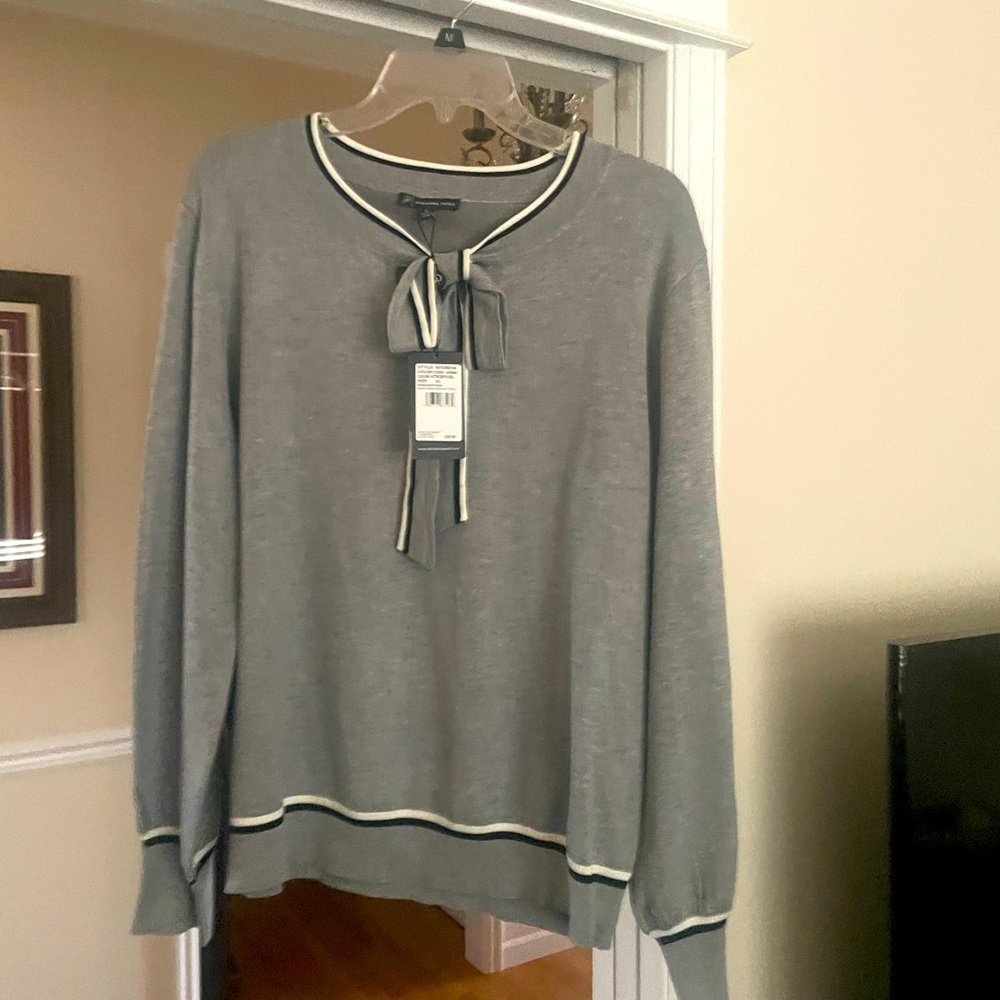 Brand New with tags Adrianna Papell gray sweater with white and black size XL